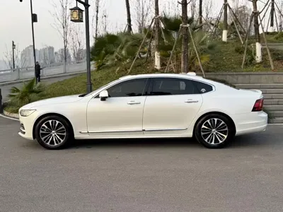 Volvo S90 2023, 30000 км, за 160700 CNY