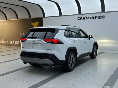 Toyota RAV4 2024, 24700 км, за 135000 CNY
