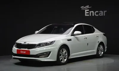 Kia K5 · 2012 год