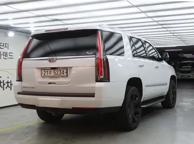Cadillac Escalade 2017, 95908 км, за 31200000 KRW