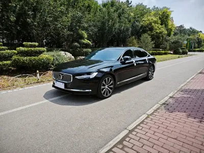 Volvo S90 · 2023 год