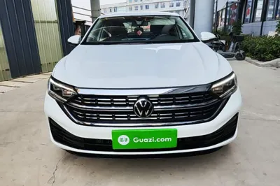 Volkswagen Sagitar 2023, 3500 км, за 104079.18 CNY