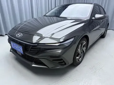Hyundai Elantra · 2023 год