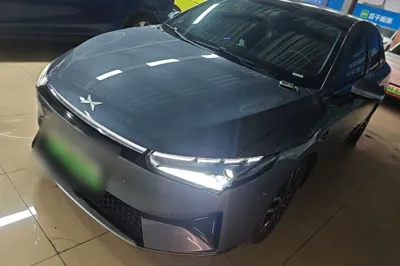 Xpeng P5 · 2022 год
