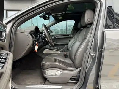 Porsche Macan 2016, 90000 км, за 125000 CNY