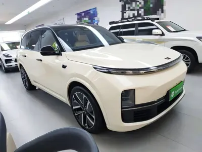 Li Auto Li L9 2023, 48800 км, за 235500 CNY