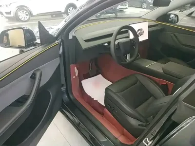 Tesla Model Y 2025, 28100 км, за 219500 CNY - фото 16