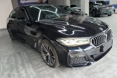 BMW 5 Series 2022, 68500 км, за 241837.76 CNY