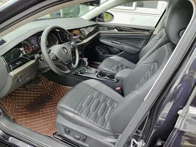 Volkswagen Passat 2020, 68000 км, за 79100 CNY - фото 7
