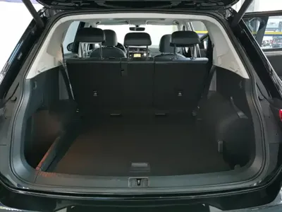 Volkswagen Tiguan L 2021, 52500 км, за 103800 CNY