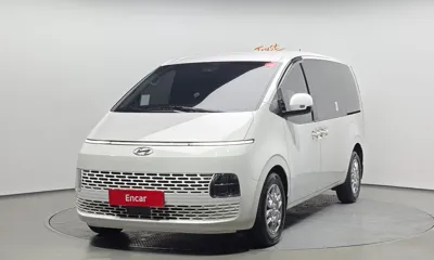 Hyundai Staria · 2023 год