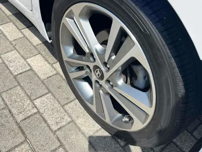Hyundai Avante 2018, 100000 км, за 9800000 KRW - фото 7
