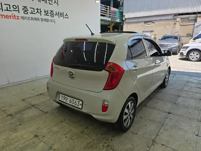 Kia Morning 2013, 30945 км, за 5000000 KRW