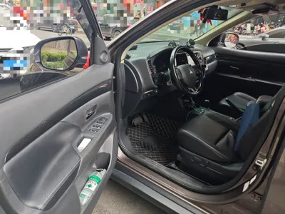 Mitsubishi Outlander 2016, 145400 км, за 45014.56 CNY - фото 17