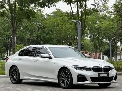 BMW 3 Series 2021, 104000 км, за 117600 CNY