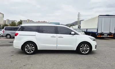 Kia Canival 2018, 144179 км, за 11500000 KRW - фото 5