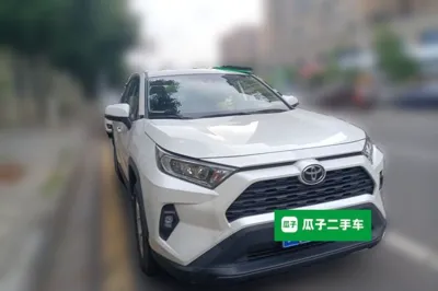Toyota RAV4 2023, 16600 км, за 111957.7 CNY