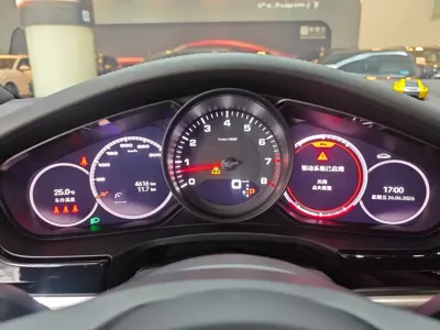 Porsche Panamera 2023, 4000 км, за 708000 CNY - фото 13