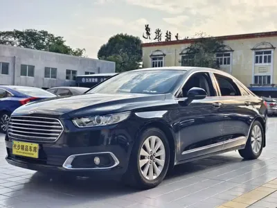 Ford Taurus · 2018 год