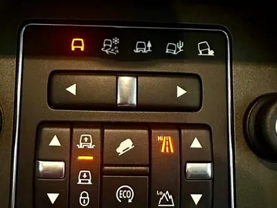 Land Rover Discovery 2016, 100000 км, за 188800 CNY - фото 16