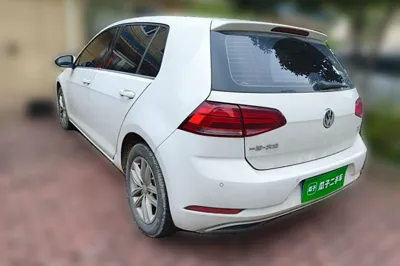 Volkswagen Golf 2019, 88800 км, за 61888.71 CNY