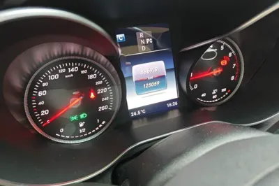 Mercedes-Benz C-Class 2018, 125100 км, за 116571.58 CNY - фото 11
