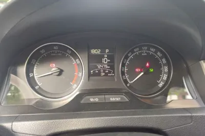 Skoda Rapid Spaceback 2016, 72400 км, за 26872.57 CNY - фото 11