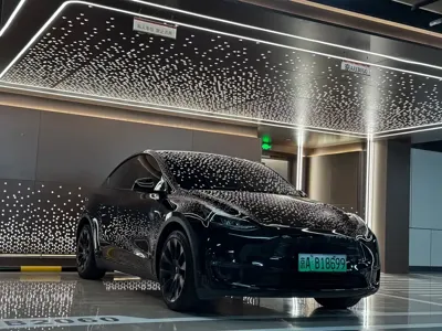 Tesla Model Y 2022, 79000 км, за 163000 CNY