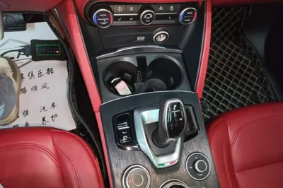 Alfa Romeo Stelvio 2020, 30400 км, за 171321.23 CNY - фото 16