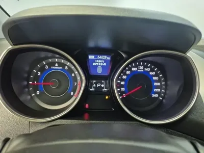Hyundai Avante 2012, 64000 км, за 5600000 KRW - фото 6