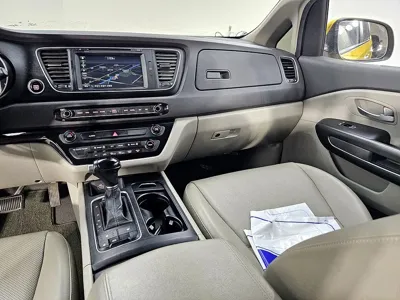 Kia Canival 2015, 121620 км, за 7500000 KRW - фото 10