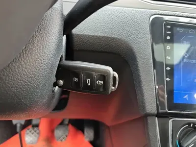 Volkswagen Santana 2017, 139900 км, за 22100 CNY - фото 9