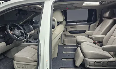 Kia Canival 2018, 82576 км, за 16500000 KRW - фото 18