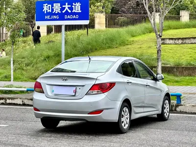 Hyundai Verna 2011, 180000 км, за 7800 CNY