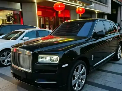 Rolls-Royce Cullinan · 2022 год