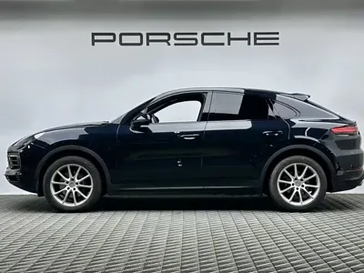 Porsche Cayenne 2023, 25000 км, за 558000 CNY