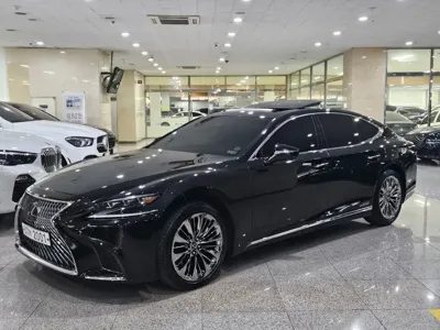 Lexus LS 2018, 99498 км, за 48990000 KRW - фото 1