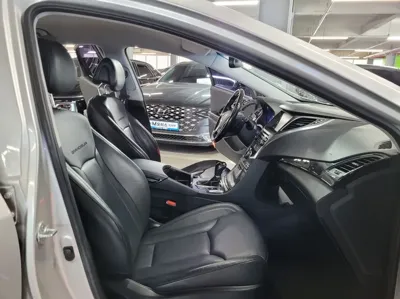 Hyundai Grandeur 2015, 61584 км, за 7090000 KRW - фото 8