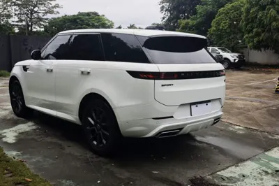 Land Rover Range Rover Sport 2024, 43300 км, за 666377.74 CNY