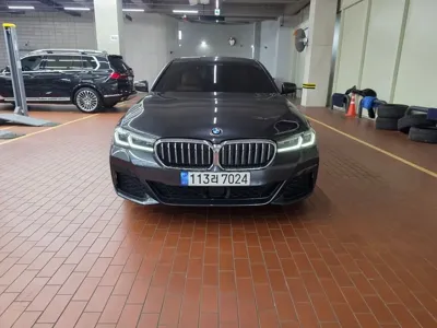BMW 5-Series · 2022 год