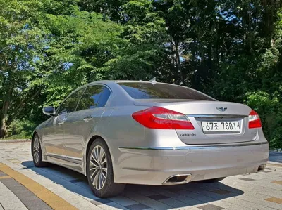 Hyundai Genesis 2013, 123397 км, за 7400000 KRW