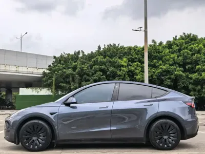 Tesla Model Y 2022, 32000 км, за 164500 CNY