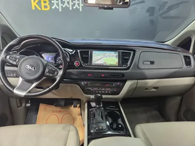 Kia Canival 2016, 127253 км, за 9700000 KRW - фото 6