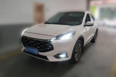 Ford Escape · 2020 год