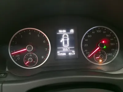 Volkswagen Tiguan 2016, 122500 км, за 57437.1 CNY - фото 15