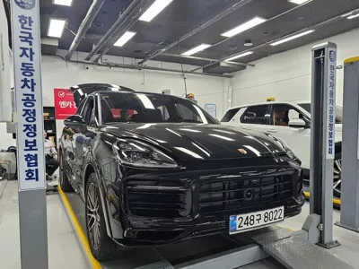Porsche Cayenne 2023, 24000 км, за 118000000 KRW