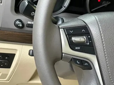 Toyota Land Cruiser 2020, 60000 км, за 795800 CNY - фото 20