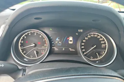 Toyota Camry 2019, 83100 км, за 92138.75 CNY - фото 11