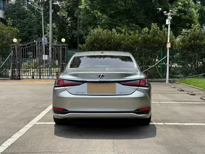 Lexus ES 2024, 23000 км, за 178800 CNY