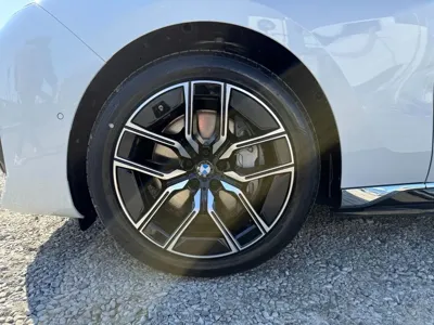 BMW i7 2026, 1050 км, за 109920000 KRW - фото 6
